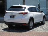 北米仕様の3列シートSUV「CX-9」を日本国内向けにリサイズすることで、重量に負けない強靭なボディの多人数SUVが誕生しました。