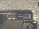 【ETC】有料道路を利用する際に料金所で停止することなく通過できる、ETC車載器(ノンストップ自動料金収受システム機器)が装備されています。セットアップを行うことで利用可能になります。