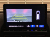 バックでの車庫入れも安心です! リアカメラが付いているバックモニター付のナビを装備しております。バンパーについているソナーや、操作線もついており距離感も画面から確認できます。