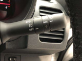 ライトスイッチです。「AUTO」にすると外の明るさに応じてスモールライト・ヘッドライトが自動でON・OFFします。夕暮れ時や屋内駐車場、トンネルなどに便利です。フォグランプもON・OFFできます。