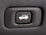 ボタン一つでトランクオープンが可能!車内から操作できる為、非常に便利な装備の一つとなります!