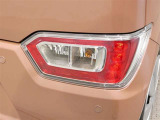 LEDテールライトです。省電力、高輝度のLEDは明るく照らすので夜間運転時の視認性を高めます。スタイリッシュな見た目で細かいところもこだわりたいあなたに!