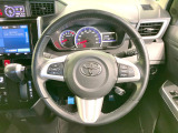 【純正革巻きステアリング】上質な革を使用することで、手にしっかり馴染みとても運転しやすいハンドルです♪