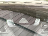 【トヨタセーフティセンス】走行中に前方の車両等を認識し、衝突しそうな時は警報とブレーキで衝突回避と被害軽減をアシスト。より安全にドライブをお楽しみいただけます。