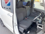 運転席シート廻りは使用感も少なく、良好な状態となっています。丁寧に使われていたことがよくわかりますね。
