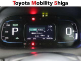 メ-タ-は明るく見やすいデジタルメ-タ-を採用しています!ダッシュボ-ド中央に配置されていますので視認性にも優れています。