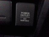 12V電源ソケットを設置しております。周辺機器の充電にご利用頂けます。