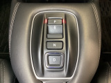 「e:HEV」は、モーター走行を中心にしながら電気エネルギーやエンジン動力を最も効率よく使い分けることができる賢いハイブリッドシステムです。シフトはエレクトリックギアセレクターになっています。