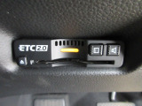 ETC付。高速道路の料金所はキャッシュレスで通過です。サービスエリア等にあるスマートインターの出入りも利用可能でとっても便利。ご納車後すぐにお使い頂けるようセットアップしてのお渡しとなります。