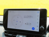 ディスプレイオーディオ(コネクティッドナビ対応)搭載。Tコネクトご契約で2028年4月までナビ機能が無償で利用できます。期限到来後は有償で継続可能です。(車載ナビは非搭載)