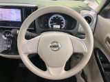 インテリアに合わせたデザインのステアリングは、運転される方のことも考え、運転しやすい形状、大きさです。是非一度、実際に触ってお確かめください。