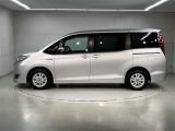 ご購入して頂いた車両は、ご納車前に、しっかり点検・整備してからの、ご納車になります。点検箇所は、エンジンオイル交換・ワイパーゴム・ブレーキ点検・調整・その他を確認の上、ご納車致します。