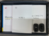 スマートキーは鍵をバッグに入れたままでもドアロックの開閉やエンジンのON・OFFができます。夜間や雨の日も鍵を探さなくて良いので便利です。
