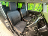 運転席シート廻りは使用感も少なく、良好な状態となっています。丁寧に使われていたことがよくわかりますね。
