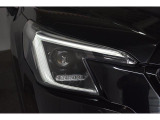 LEDヘッドライトで夜間の運転も安心です