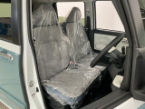 【運転席・助手席】内装ルームクリーニング済みです。しっかり綺麗にしていますので、是非、お確かめください。車に自信があるからこそ、是非一度ご来店頂き内外装も見てもらえると幸いです。