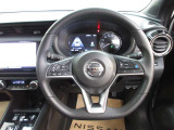 運転が楽しくなる明るく開放的な運転席まわりです。