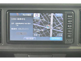 純正ナビを装備。タッチパネル式で使いやすく、お出かけもラクラクです。
