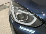 LEDヘッドライトは、点灯の瞬間から最大光量を発揮し、突然暗くなるトンネルなどでの安定感を高めます。