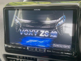 【BIG-X10インチナビ】人気の大画面BIG-Xナビを装備。専用設計で車内の雰囲気にマッチ!ナビ利用時のマップ表示は見やすく、テレビやDVDは臨場感がアップ!いつものドライブがグッと楽しくなります♪