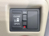 【パワースライドドア】スマートキーや運転席のスイッチでスライドドアの開閉が可能♪電動だから力を入れてドアを開ける必要が無く、小さいお子様でも、重い荷物を持っている時もラクに開け閉めできます♪