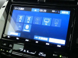 【オーディオ選択画面】AM/FMの切替や、交通情報もこちらの画面から選択できます。