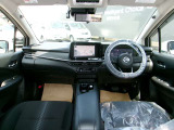 視界がよく、操作性にも優れた運転席まわり。とともに質感にも磨きをかけたインテリアデザイン!