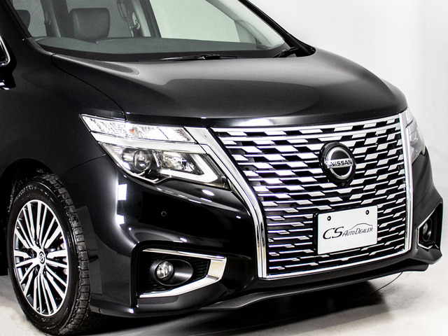 日産 エルグランド 3.5 VIP サンルーフ 黒本革 全周囲カメラ 禁煙 の