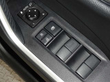 電動格納式ドアミラー・パワーウインドウを装備しています。