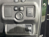 【アイドリングストップ】赤信号や渋滞で停車した際にエンジンを停止し、無駄な燃料の消費を抑えます。燃費向上や環境保護につなげる機能♪エンジンはブレーキを離せば再始動します。