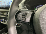 ステアリングにオーディオ操作スイッチが付いています。オーディオ画面に直接タッチしなくても操作が出来ますので、運転に集中できます。