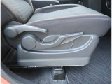 【シートアジャスター】上下調整できるシートアジャスター!運転手にあったドライバーズポジションができますね。