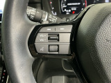 ステアリングにオーディオ操作スイッチが付いています。オーディオ画面に直接タッチしなくても操作が出来ますので、運転に集中できます。