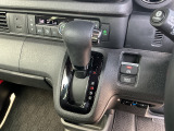 インパネシフトのオートマチック車です。