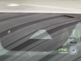 【i-ACTIVESENSE】走行中に前方の車両等を認識し、衝突しそうな時は警報とブレーキで衝突回避と被害軽減をアシスト。より安全にドライブをお楽しみいただけます。