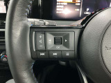 【ステアリングスイッチ】運転中に前方から目線をそらすことなくオーディオ等の操作が可能な便利機能!安心&快適なドライブを演出してくれます。
