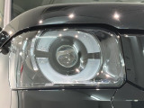 LEDヘッドライトは、点灯の瞬間から最大光量を発揮し、突然暗くなるトンネルなどでの安定感を高めます。