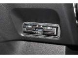 ETC車載器を装着しております。有料道路の料金所もスマートに通過できます。