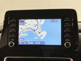 いまや必須装備「ナビゲーション」搭載!知らない場所にスイスイッとドライブ。もう、これなしではハンドルを握れませんね!でも運転中の操作は危険ですのでご注意ですね☆