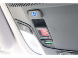 「Honda CONNECT」で緊急時にオペレーターのサポートを受けたり、スマートフォンでクルマのエアコンをONにできたりと『つながる』サービスが受けられます。※別途、登録必要。