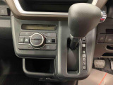 車両状態証明書には中古車をお選び頂く際に重要な、車のキズやヘコミ、修復歴の有無などの状態が詳細に記されています。車両状態証明書をご確認頂いた上で、現車のご確認をお願い致します。
