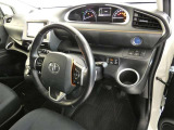 見通しのよいすっきりとした視界で、誰でも運転しやすいです。運転のしやすさは疲れにくさにも繋がりますよ♪