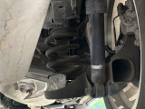 お車を安心してお乗りいただく為には、足回りの定期点検が欠かせません。サービスサポート(有償保証)では無料点検もご提供しており、安心のカーライフをお過ごしいただけるサポート体制が整っています。