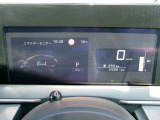 様々な車両情報を表示してくれる、ディスプレイがついています。