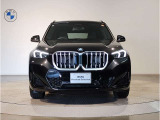 【キドニーグリル】BMWは約90年もの間、ほぼ全ての車両にひと目でBMWだと分かるこの特徴的なフロントグリルが備えられ、デザイン・アイコンとして親しまれてきました。