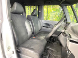 運転席シート廻りは使用感も少なく、良好な状態となっています。前オーナー様が丁寧に使っていたことがよくわかりますね。