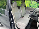 運転席まわりには十分なスペースがあり、大柄な方でもゆったり運転していただける環境です。