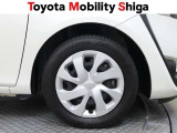 シンプルなデザインの純正ホイールキャップです。落ち着いたデザインですので車体と一体感があります。