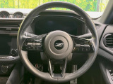 【純正革巻きステアリング】上質な革を使用することで、手にしっかり馴染みとても運転しやすいハンドルです♪