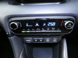 フロントオートエアコン装備ですので常にお好みの温度に調整ができ車内を快適な空間に保ってくれます。